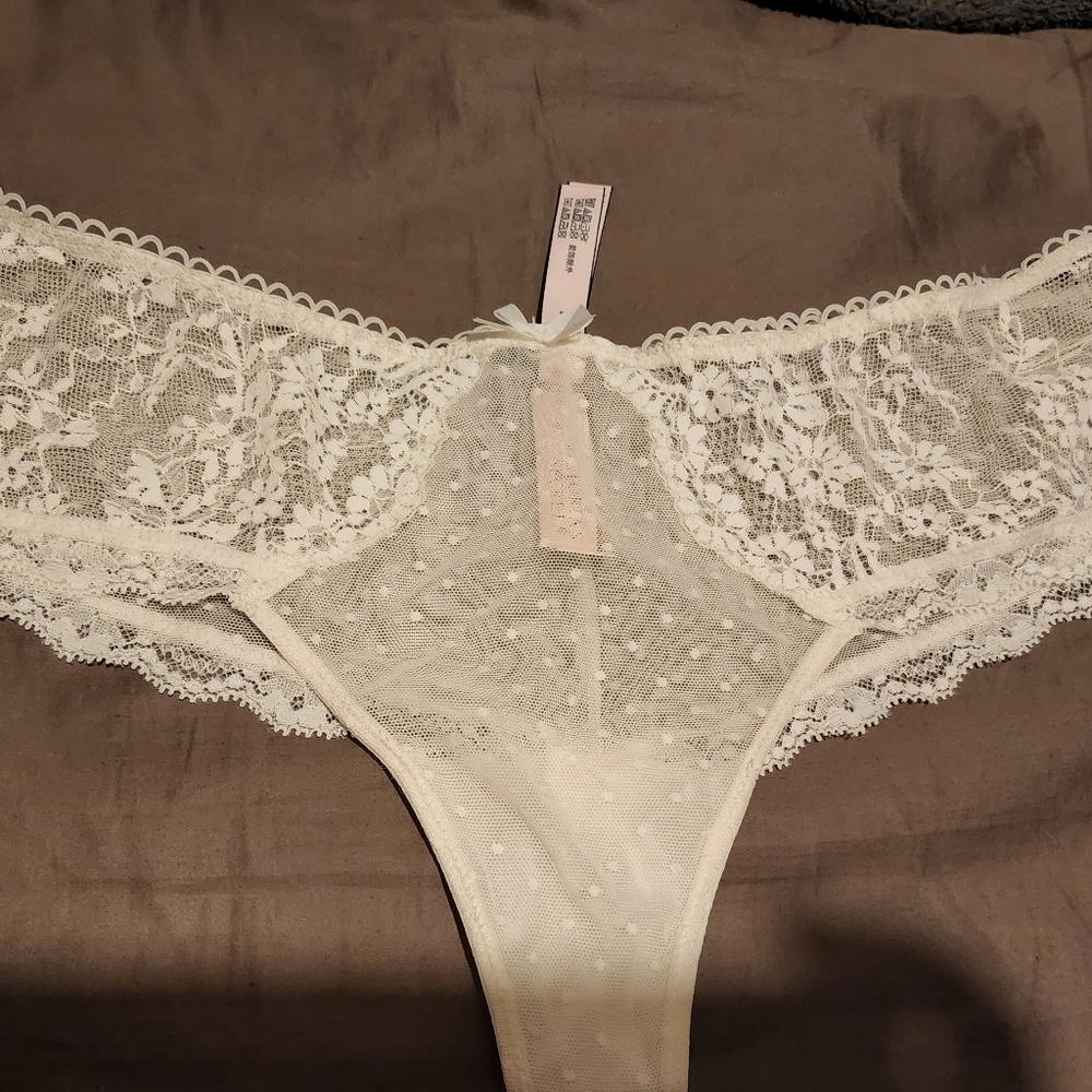 New Victoria Secret Lace Thong Panties